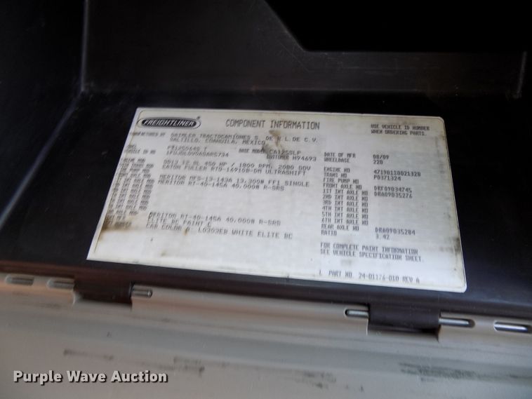 image for item DG2503 2010 Freightliner Cascadia semi truck