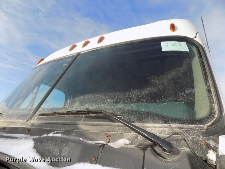 image for item DG2503 2010 Freightliner Cascadia semi truck