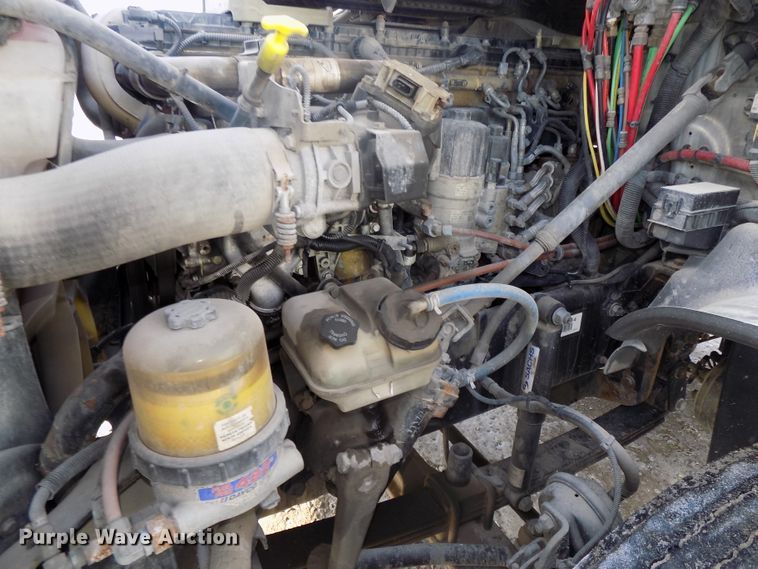 image for item DG2503 2010 Freightliner Cascadia semi truck