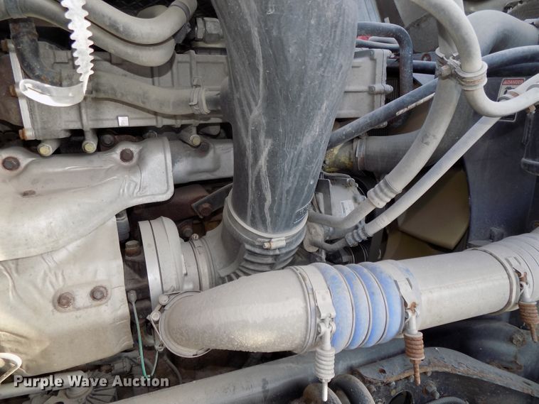 image for item DG2503 2010 Freightliner Cascadia semi truck