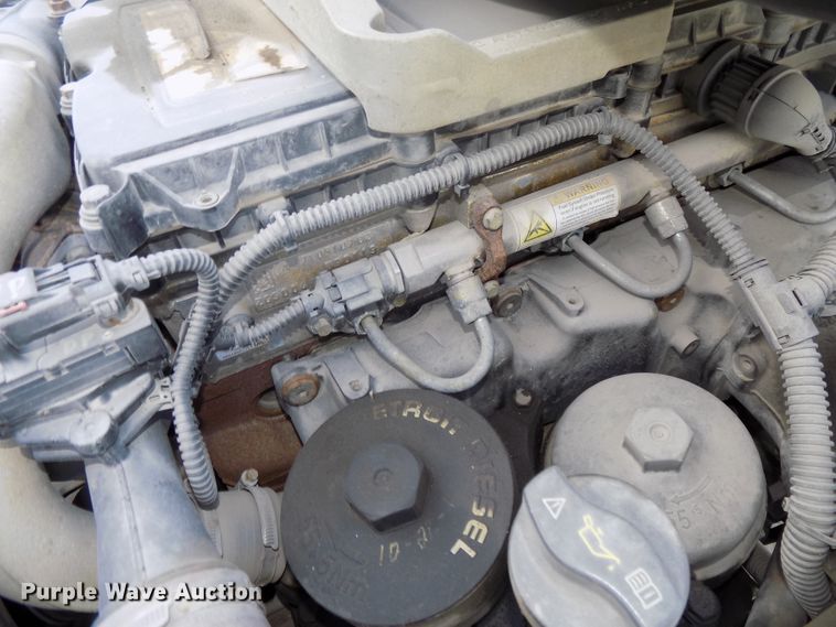 image for item DG2503 2010 Freightliner Cascadia semi truck