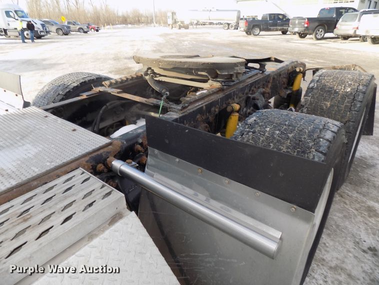 image for item DG2503 2010 Freightliner Cascadia semi truck