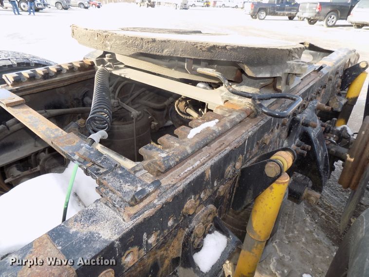 image for item DG2503 2010 Freightliner Cascadia semi truck