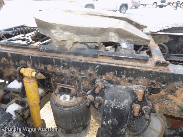 image for item DG2503 2010 Freightliner Cascadia semi truck