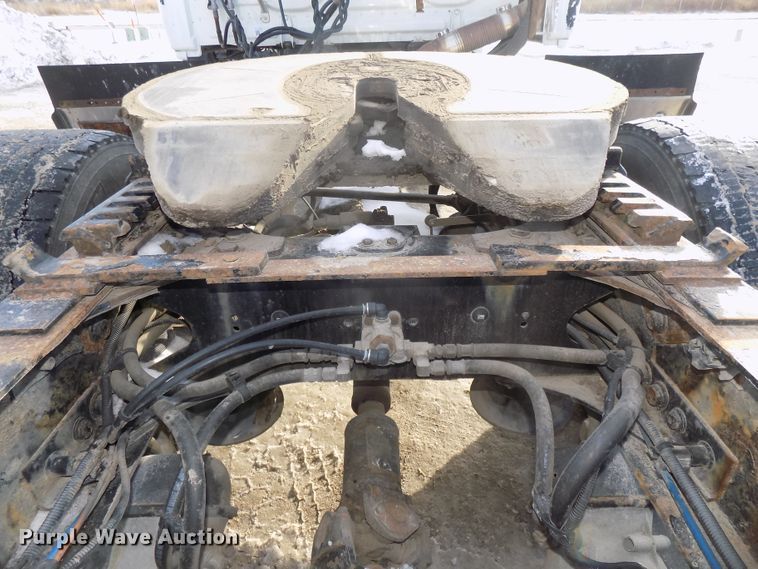 image for item DG2503 2010 Freightliner Cascadia semi truck