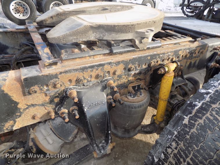 image for item DG2503 2010 Freightliner Cascadia semi truck