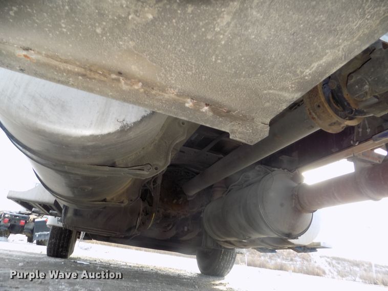 image for item DG2503 2010 Freightliner Cascadia semi truck