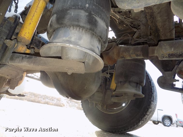 image for item DG2503 2010 Freightliner Cascadia semi truck