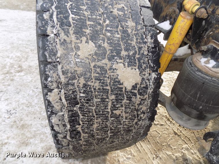 image for item DG2503 2010 Freightliner Cascadia semi truck