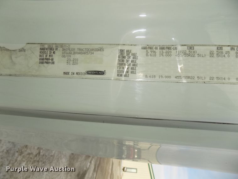 image for item DG2503 2010 Freightliner Cascadia semi truck