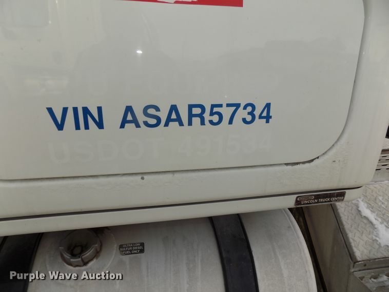 image for item DG2503 2010 Freightliner Cascadia semi truck