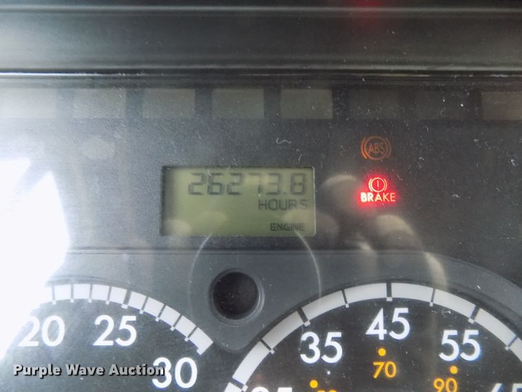 image for item DG2504 2010 Freightliner Cascadia semi truck