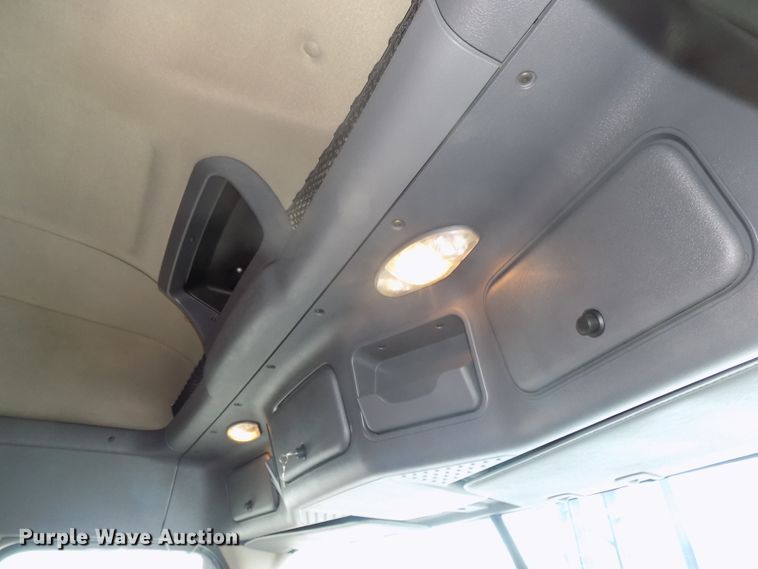 image for item DG2504 2010 Freightliner Cascadia semi truck