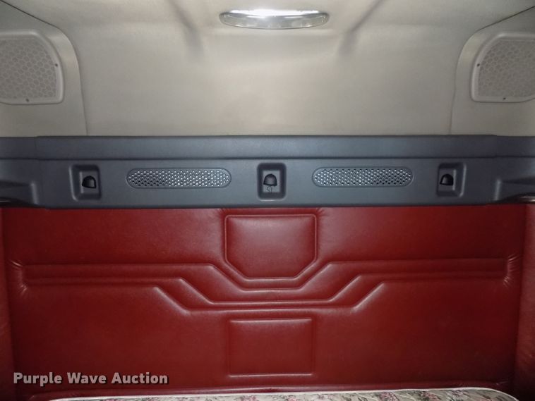 image for item DG2504 2010 Freightliner Cascadia semi truck