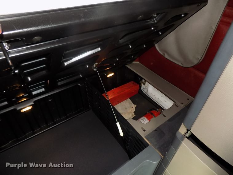 image for item DG2504 2010 Freightliner Cascadia semi truck