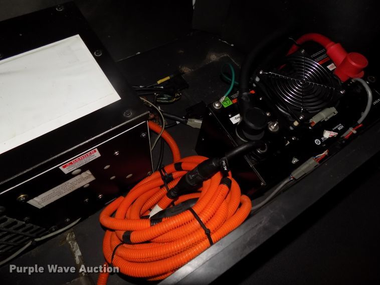 image for item DG2504 2010 Freightliner Cascadia semi truck