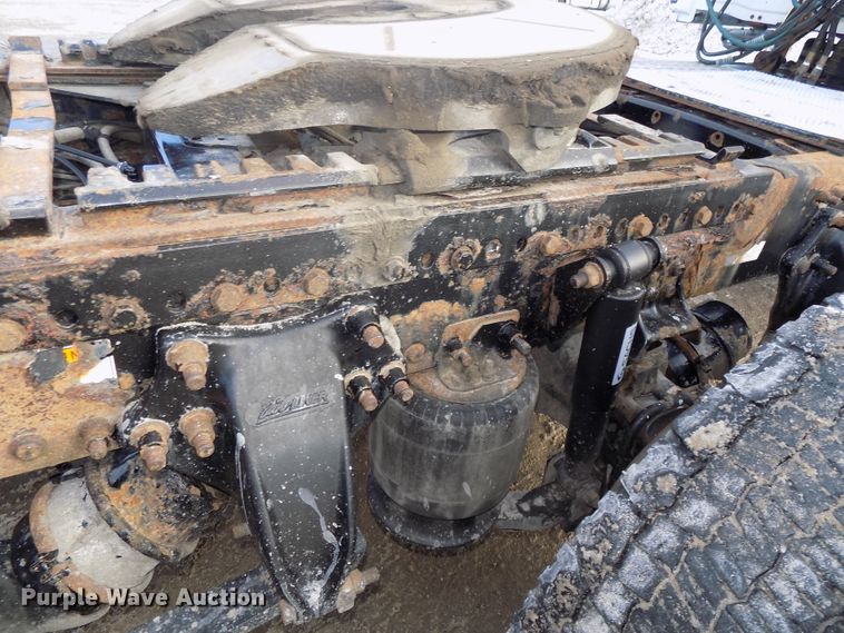 image for item DG2504 2010 Freightliner Cascadia semi truck