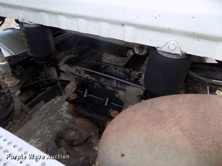 image for item DG2504 2010 Freightliner Cascadia semi truck