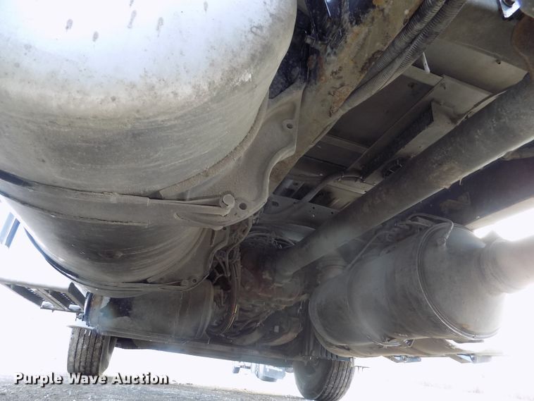 image for item DG2504 2010 Freightliner Cascadia semi truck