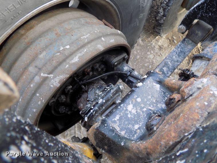 image for item DG2504 2010 Freightliner Cascadia semi truck