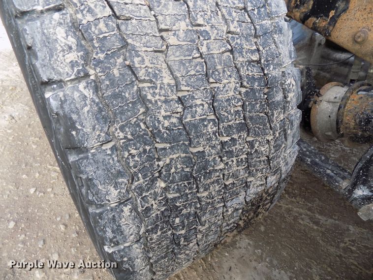 image for item DG2504 2010 Freightliner Cascadia semi truck