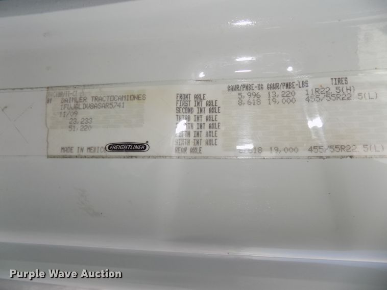 image for item DG2504 2010 Freightliner Cascadia semi truck