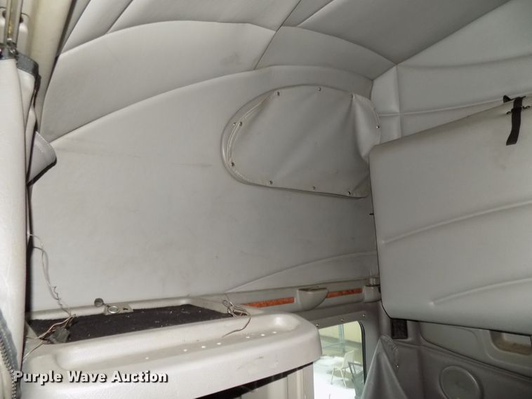 image for item DG2505 2010 Peterbilt 387 semi truck