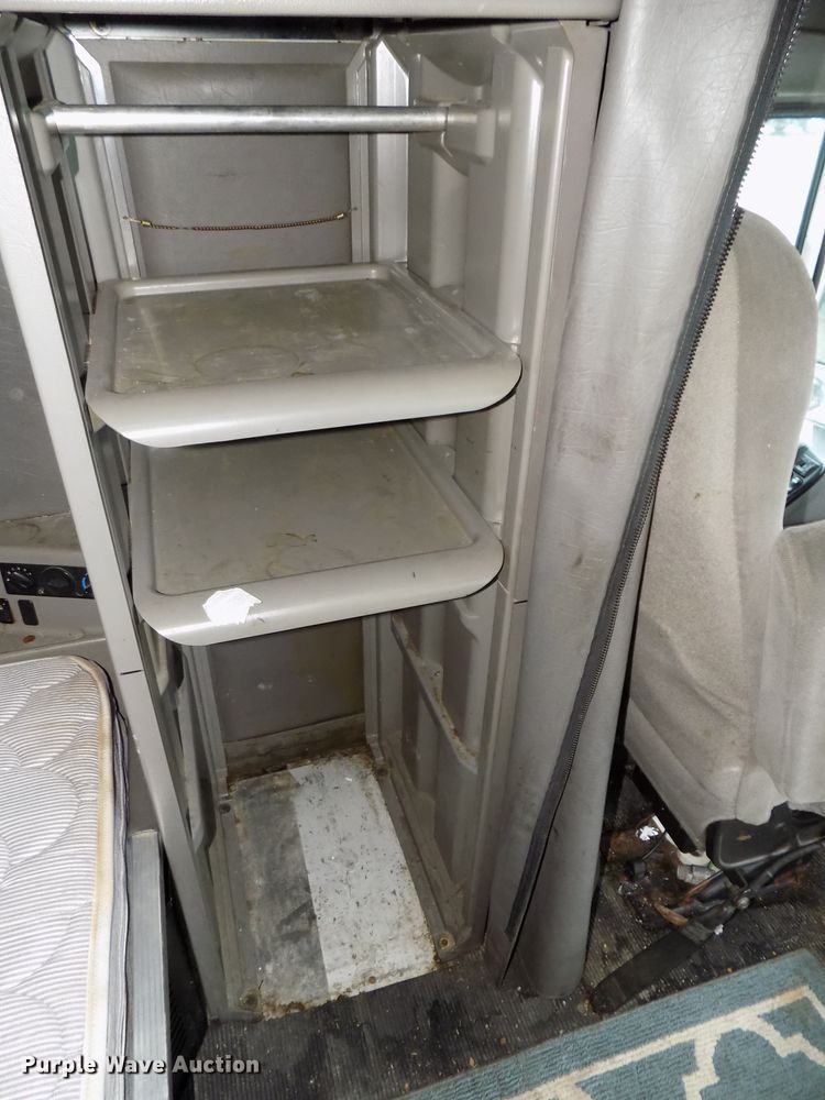 image for item DG2505 2010 Peterbilt 387 semi truck