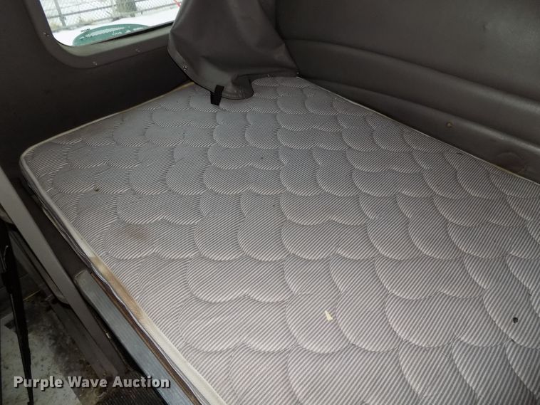 image for item DG2505 2010 Peterbilt 387 semi truck