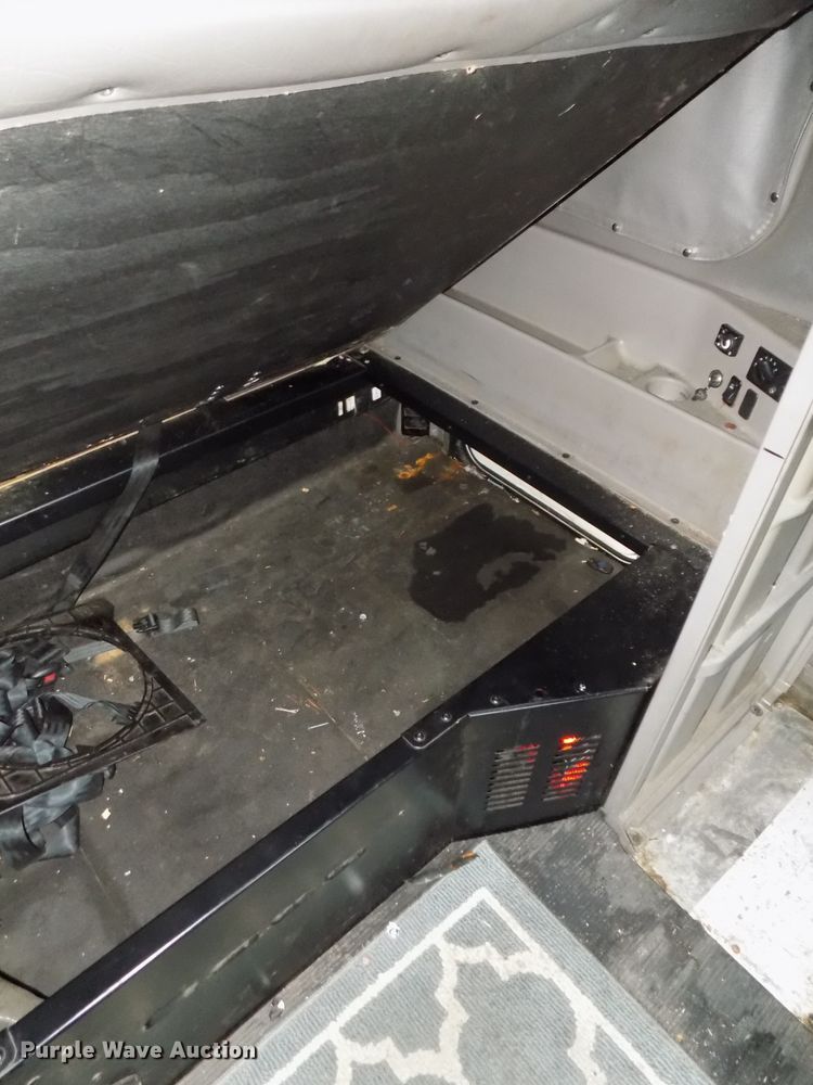 image for item DG2505 2010 Peterbilt 387 semi truck