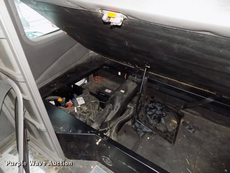 image for item DG2505 2010 Peterbilt 387 semi truck