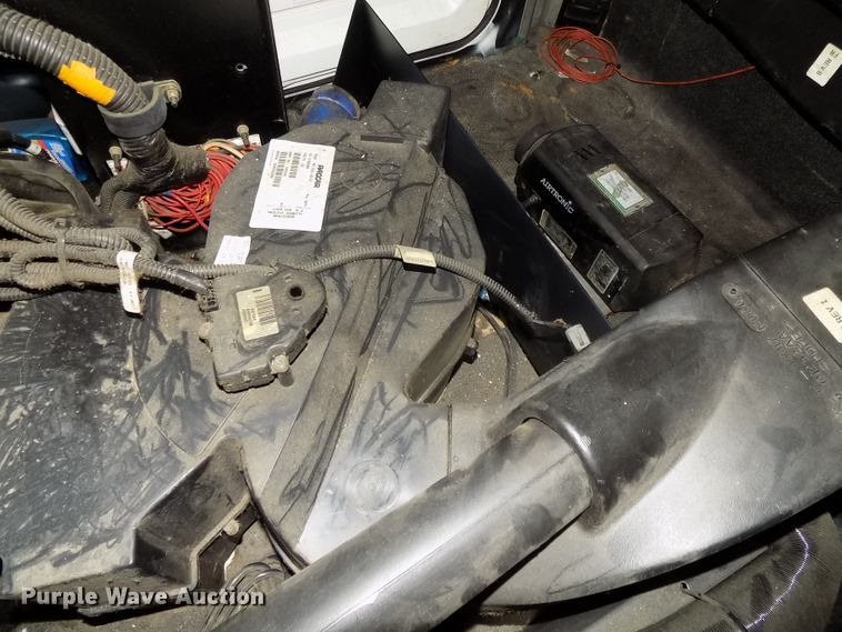 image for item DG2505 2010 Peterbilt 387 semi truck