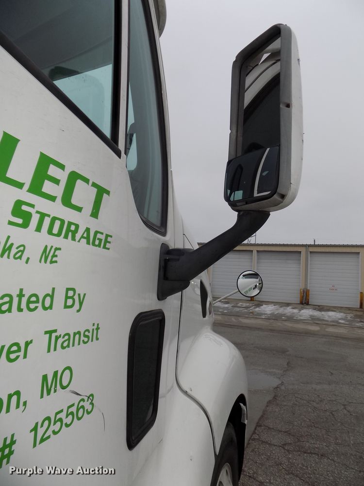 image for item DG2505 2010 Peterbilt 387 semi truck