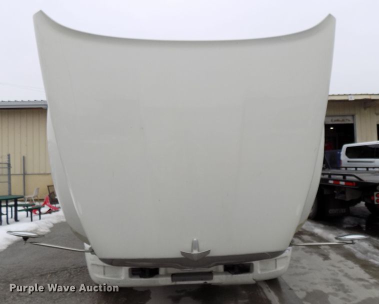 image for item DG2505 2010 Peterbilt 387 semi truck