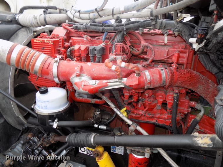 image for item DG2505 2010 Peterbilt 387 semi truck