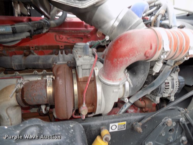 image for item DG2505 2010 Peterbilt 387 semi truck