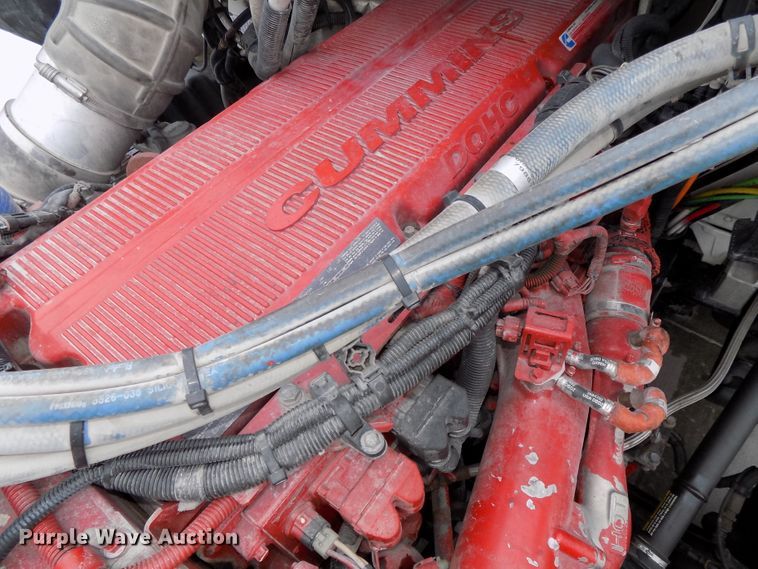 image for item DG2505 2010 Peterbilt 387 semi truck