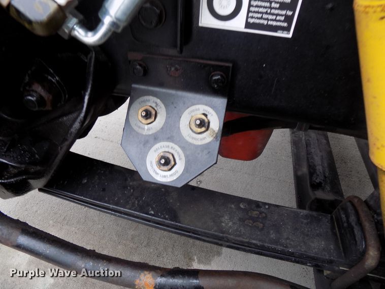 image for item DG2505 2010 Peterbilt 387 semi truck