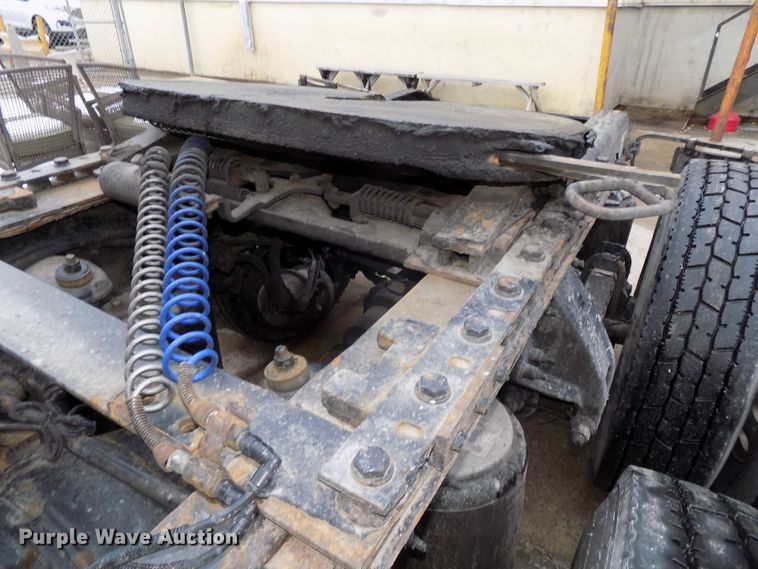 image for item DG2505 2010 Peterbilt 387 semi truck