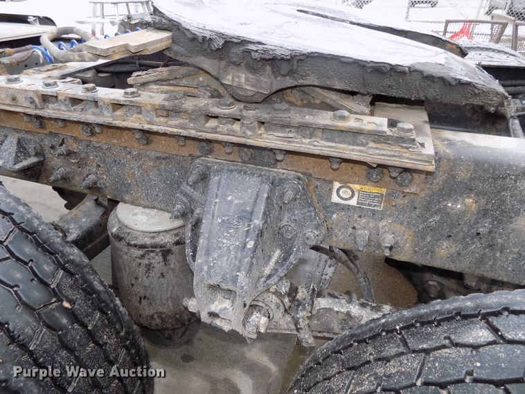 image for item DG2505 2010 Peterbilt 387 semi truck