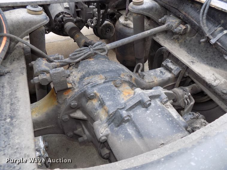 image for item DG2505 2010 Peterbilt 387 semi truck