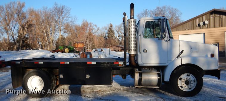 image for item DG5892 1995 White GMC WG flatbed truck