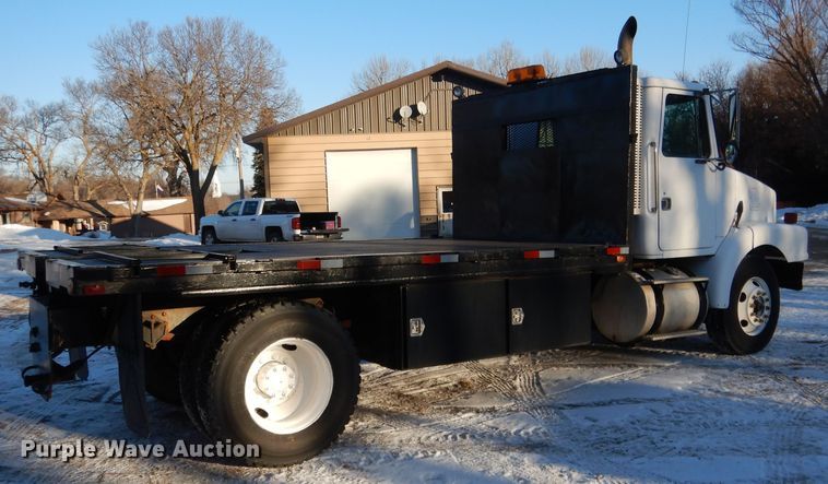 image for item DG5892 1995 White GMC WG flatbed truck