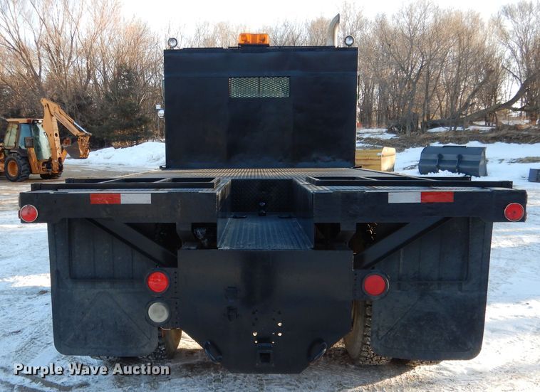 image for item DG5892 1995 White GMC WG flatbed truck