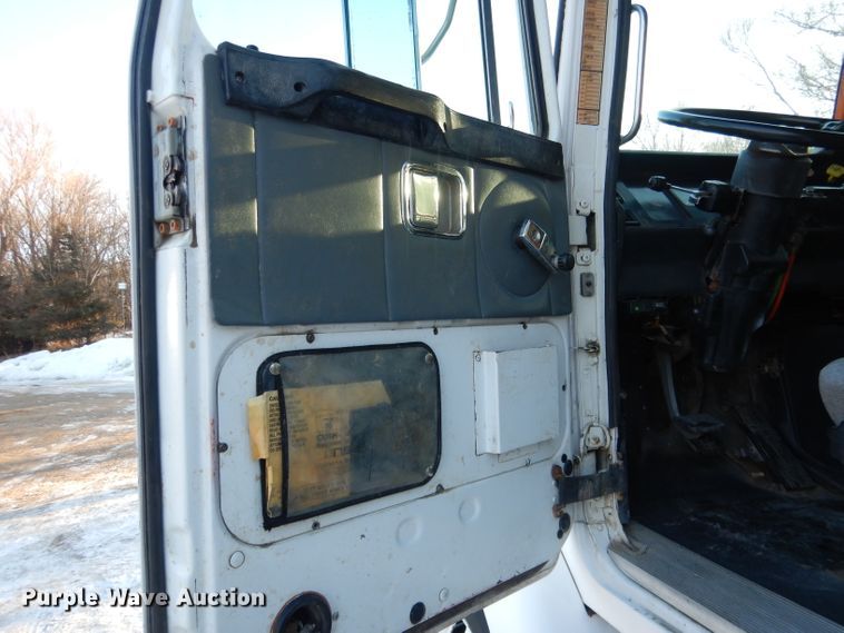 image for item DG5892 1995 White GMC WG flatbed truck