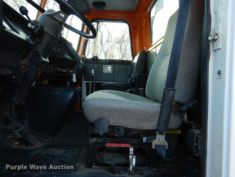 image for item DG5892 1995 White GMC WG flatbed truck