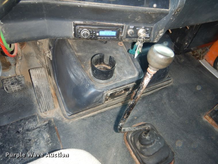 image for item DG5892 1995 White GMC WG flatbed truck