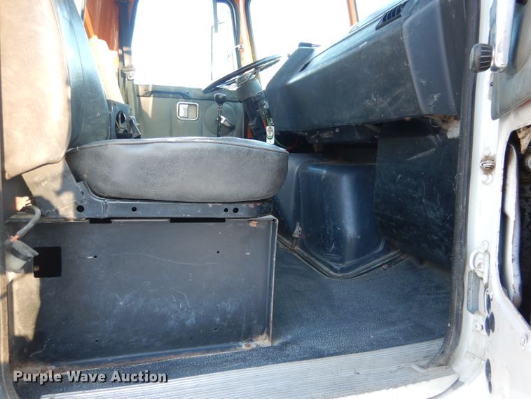 image for item DG5892 1995 White GMC WG flatbed truck