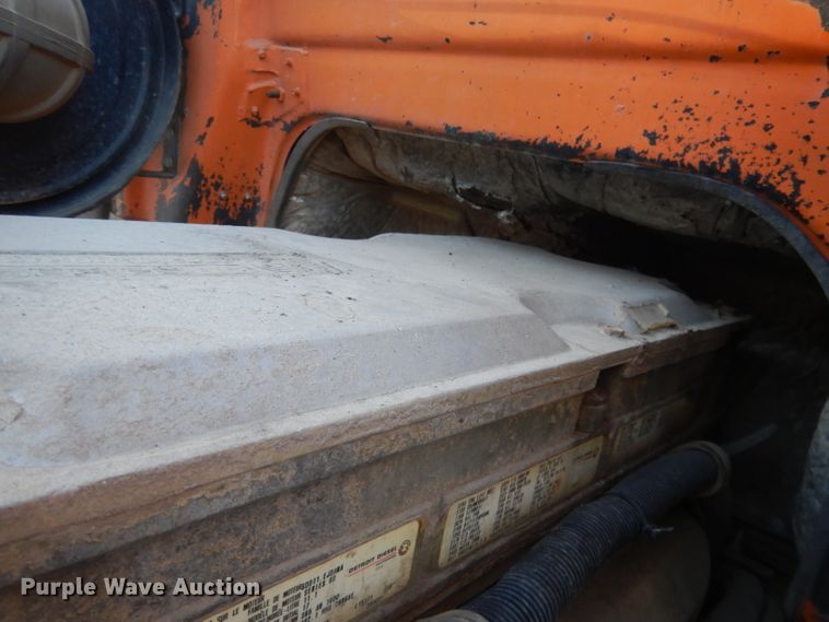 image for item DG5892 1995 White GMC WG flatbed truck