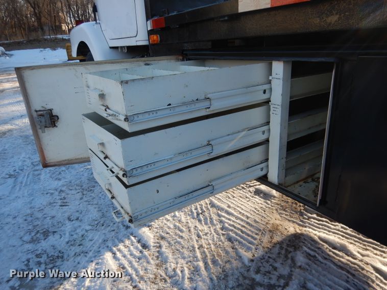 image for item DG5892 1995 White GMC WG flatbed truck